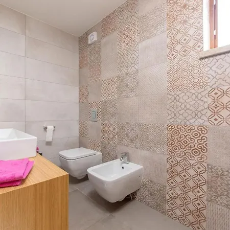 Melani بيت للعطل *